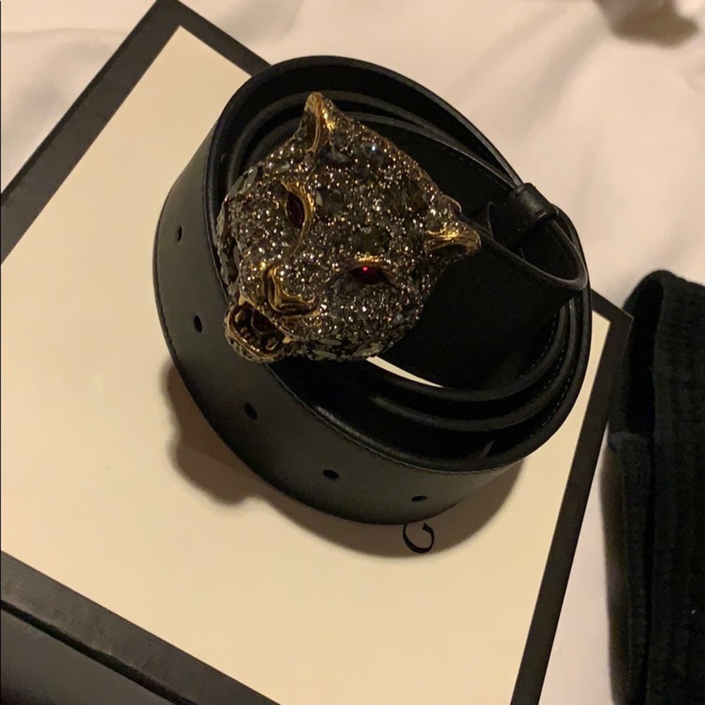 Gucci Leather belt with crystal feline head